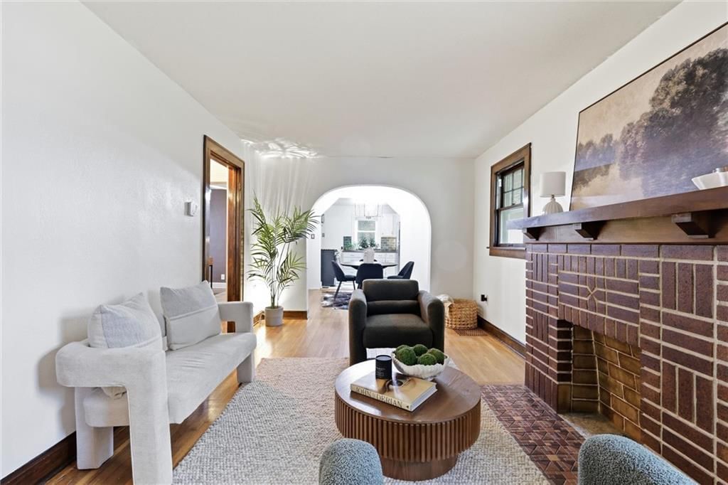 211 W 77th Terrace — photo 8