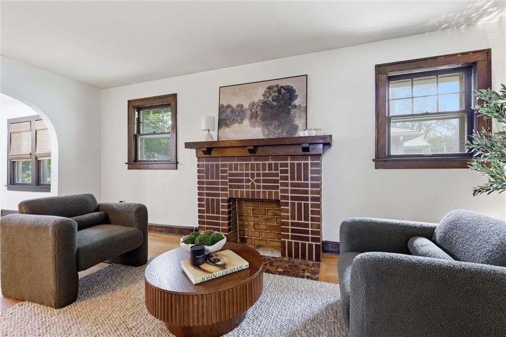 211 W 77th Terrace — photo 10