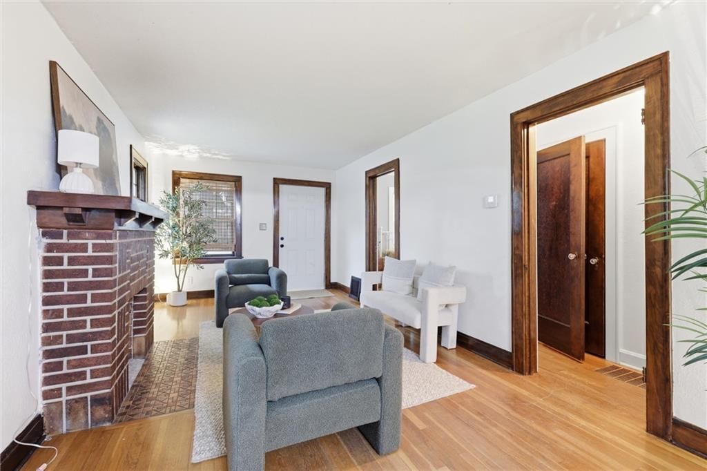 211 W 77th Terrace — photo 12