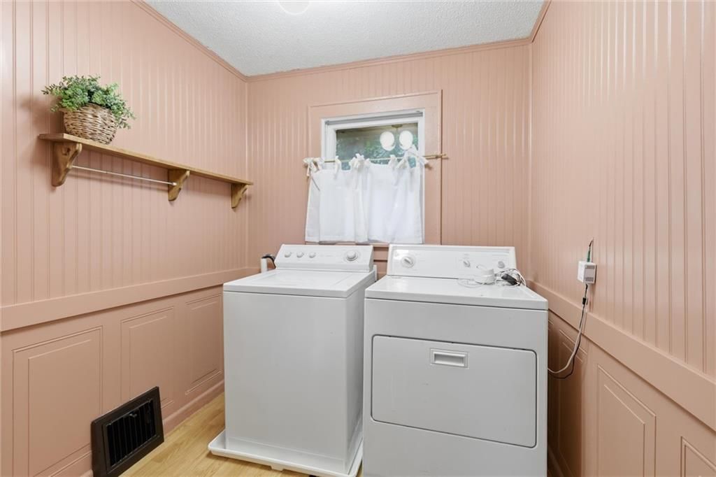 211 W 77th Terrace — photo 27