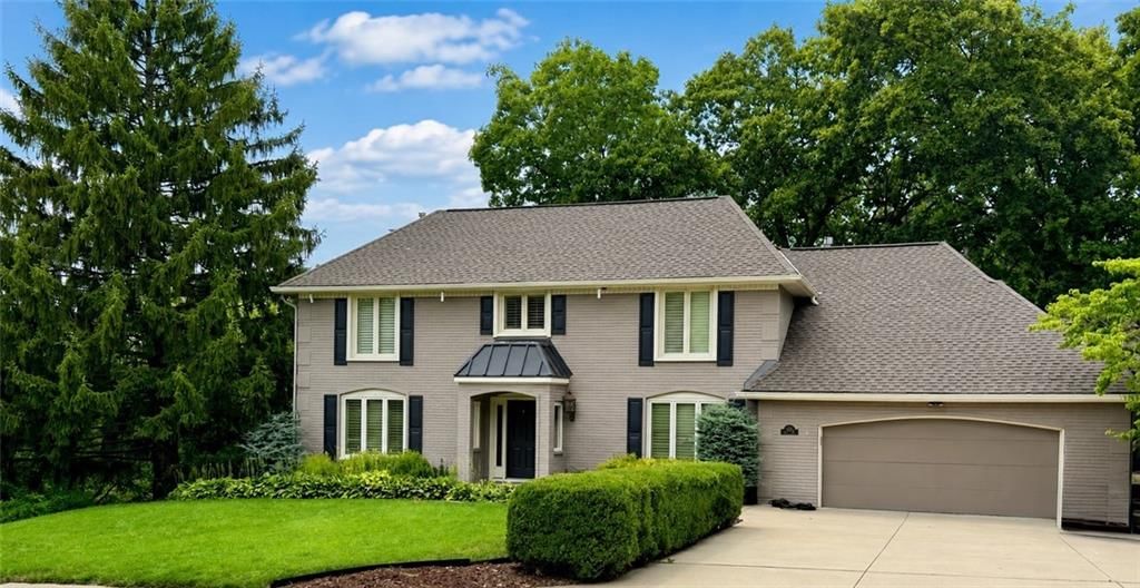1340 Camelot Drive — photo 1