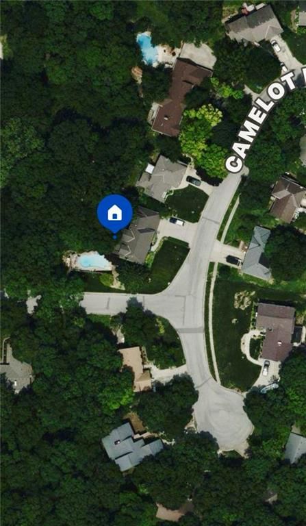 1340 Camelot Drive — photo 3