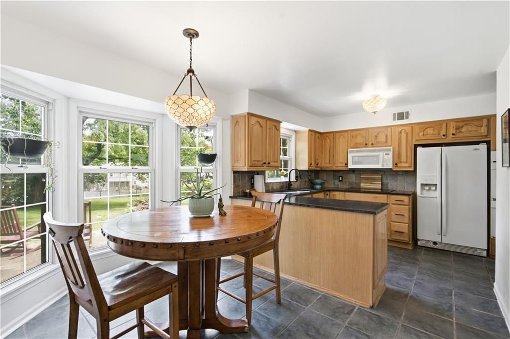 12739 Overbrook Road — photo 3