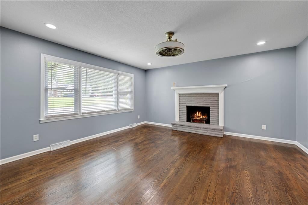 7404 Willow Avenue — photo 7