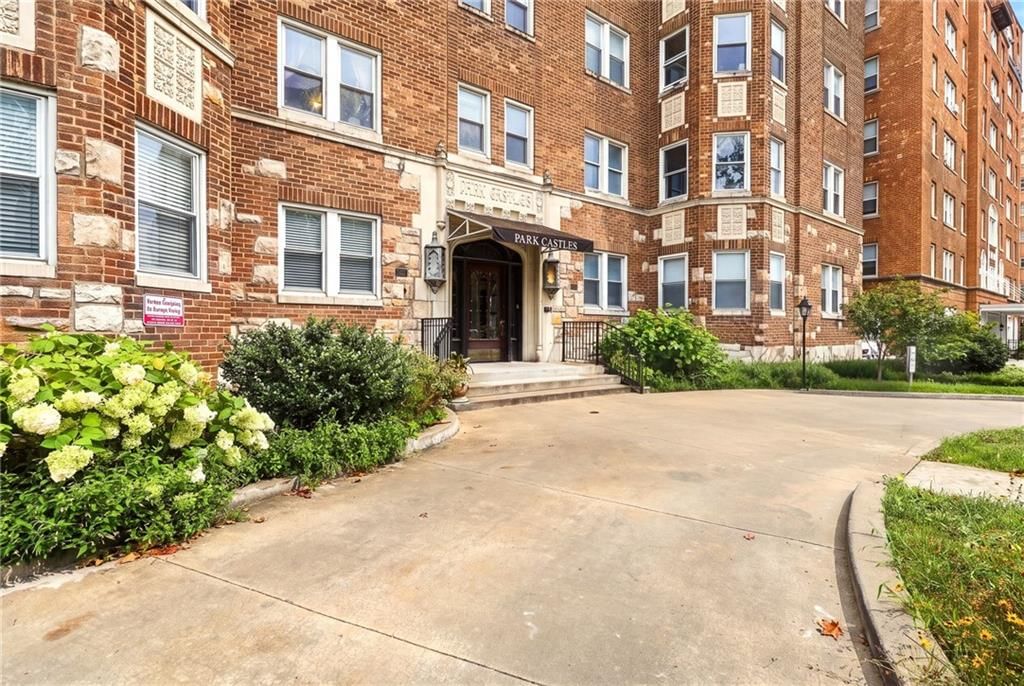 309 E Emanuel Cleaver Boulevard — photo 4