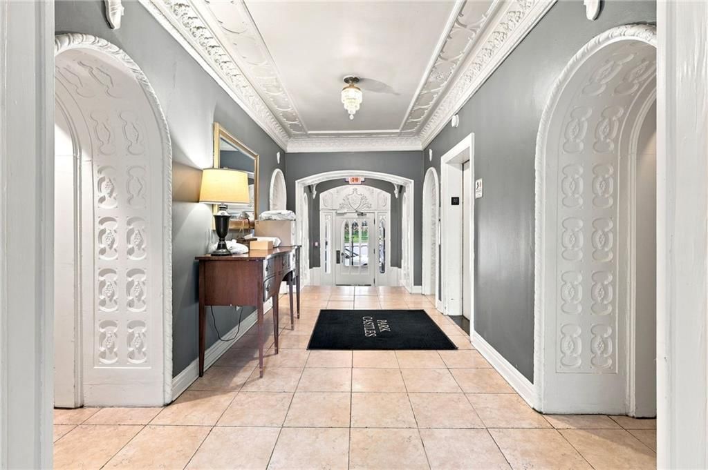 309 E Emanuel Cleaver Boulevard — photo 8