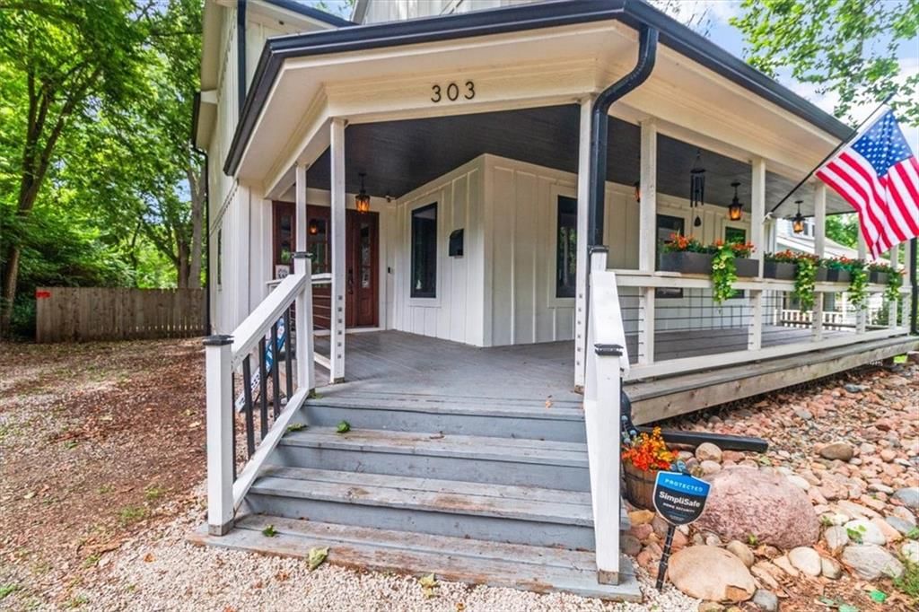 303 SW 2nd Street — photo 4