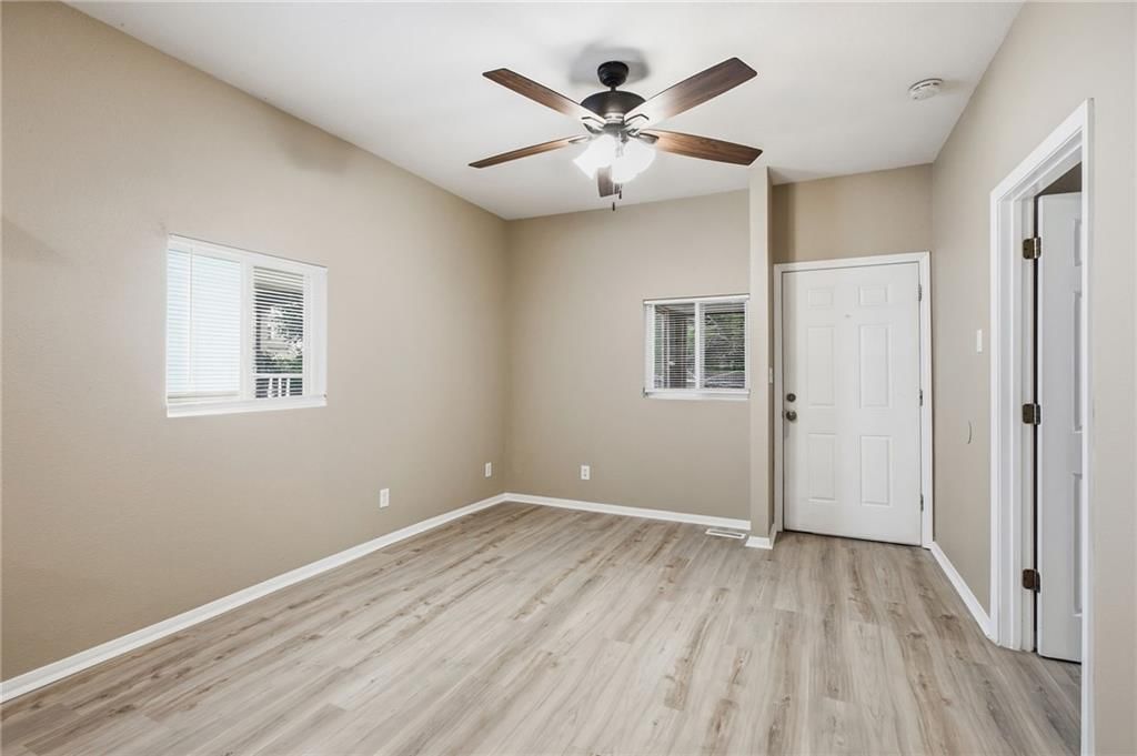 2537 Elmwood Avenue — photo 7