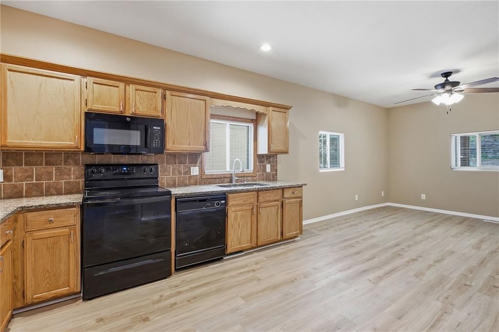 2537 Elmwood Avenue — photo 11