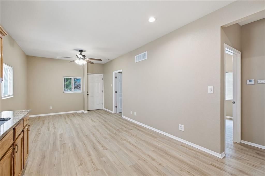 2537 Elmwood Avenue — photo 12