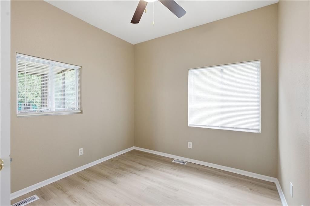 2537 Elmwood Avenue — photo 13