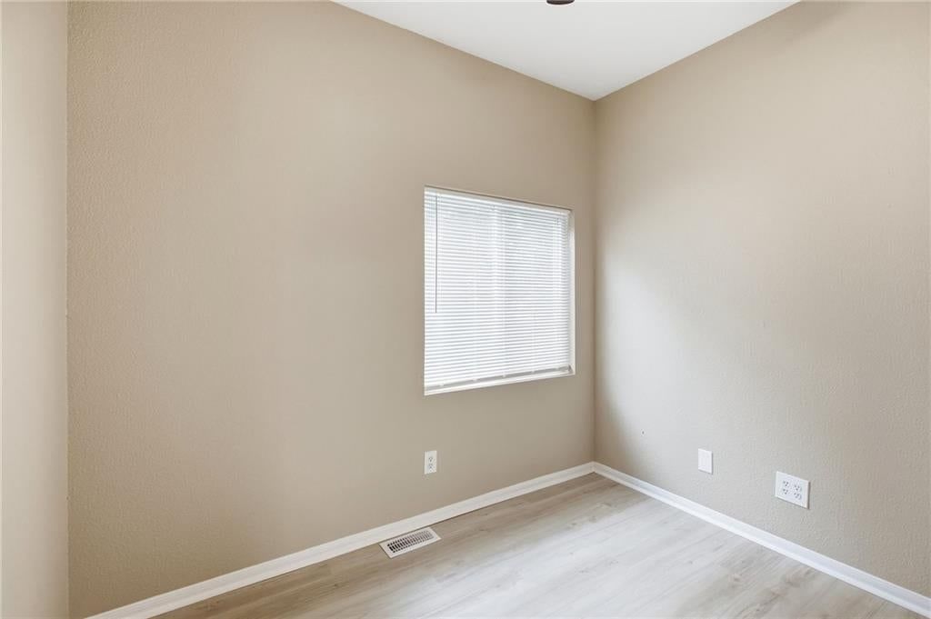2537 Elmwood Avenue — photo 15
