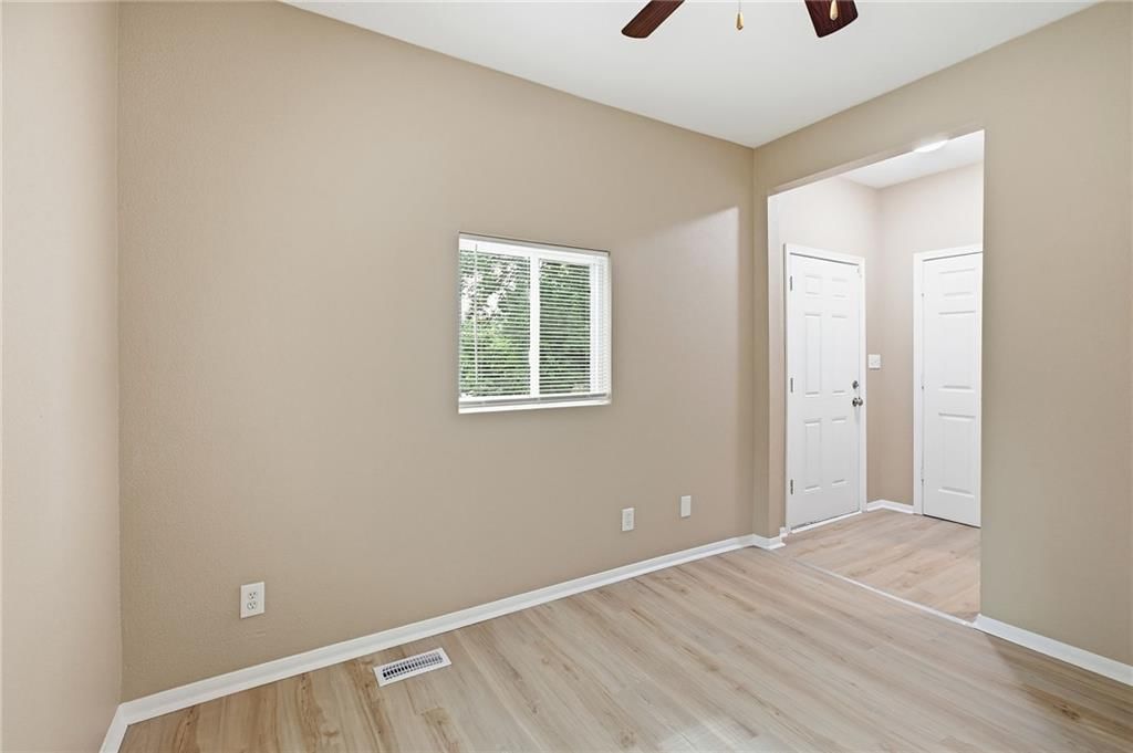 2537 Elmwood Avenue — photo 22