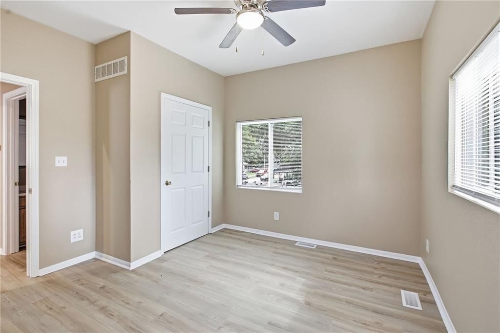 2537 Elmwood Avenue — photo 24