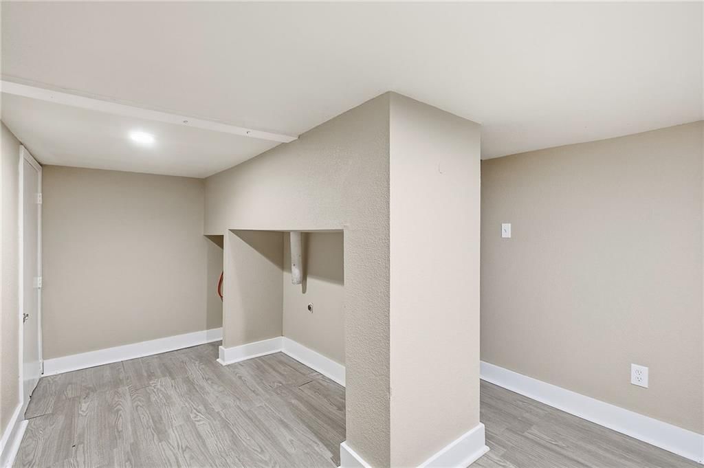 2537 Elmwood Avenue — photo 28