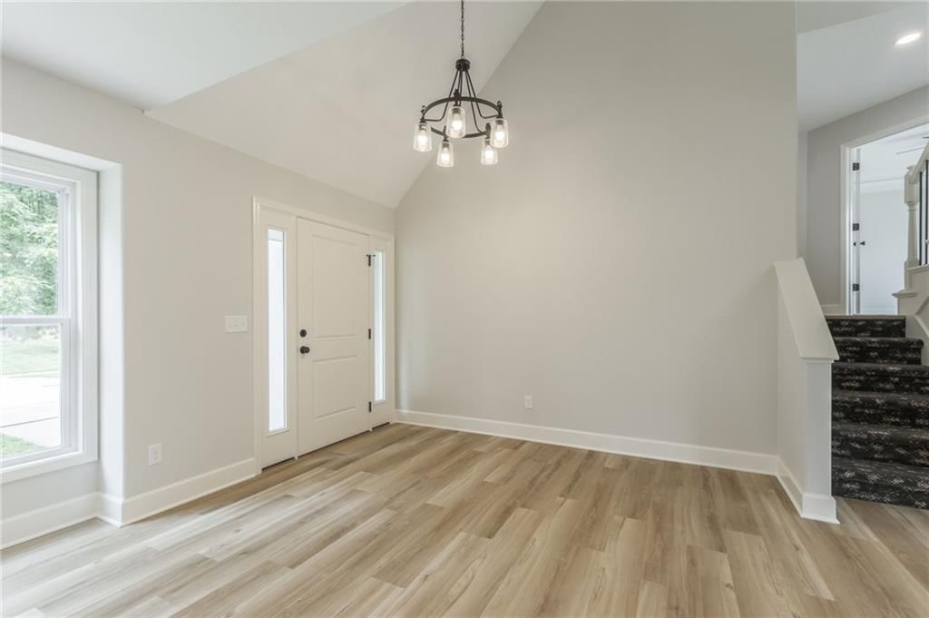 992 Sicklebar Drive — photo 2
