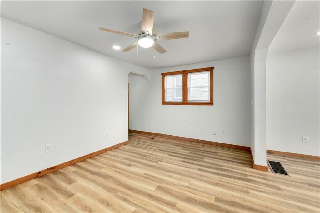 1122 2nd Avenue — photo 9