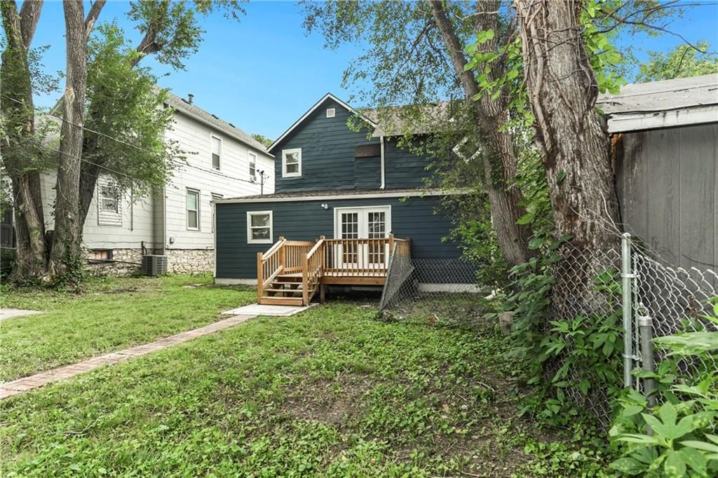 1122 2nd Avenue — photo 32