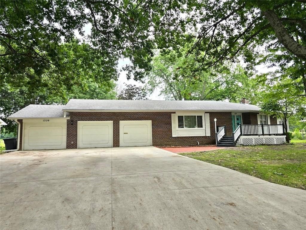 1229 S Elm Street, Ottawa, KS