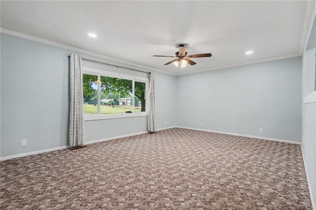 1229 S Elm Street — photo 8