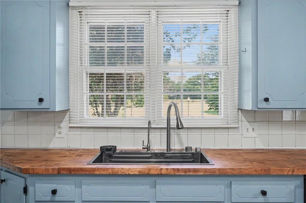 1229 S Elm Street — photo 13