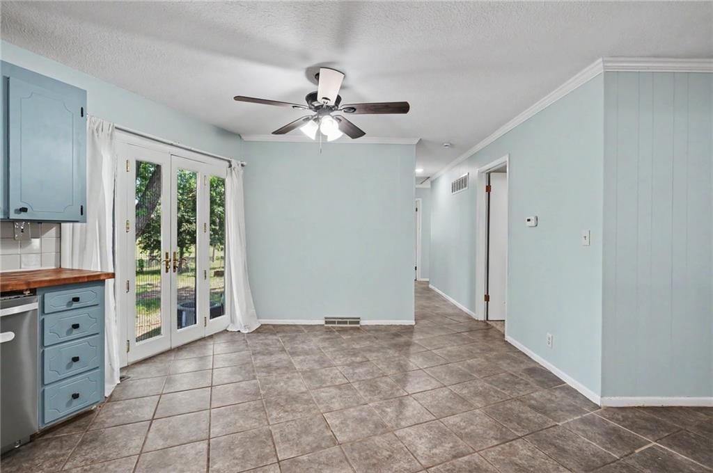 1229 S Elm Street — photo 15