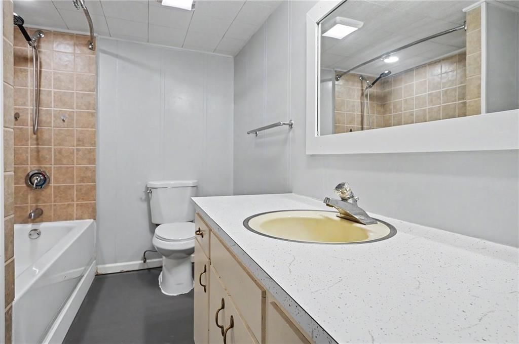 1229 S Elm Street — photo 33