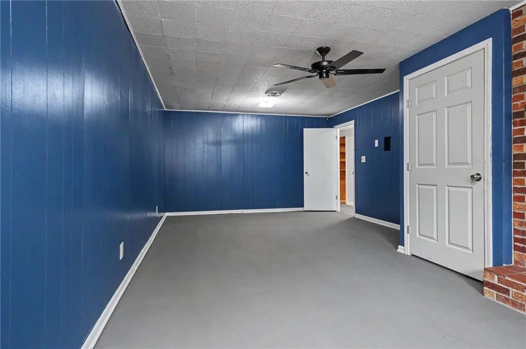 1229 S Elm Street — photo 37
