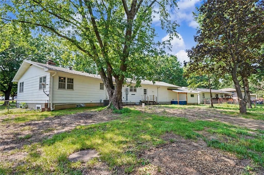 1229 S Elm Street — photo 45