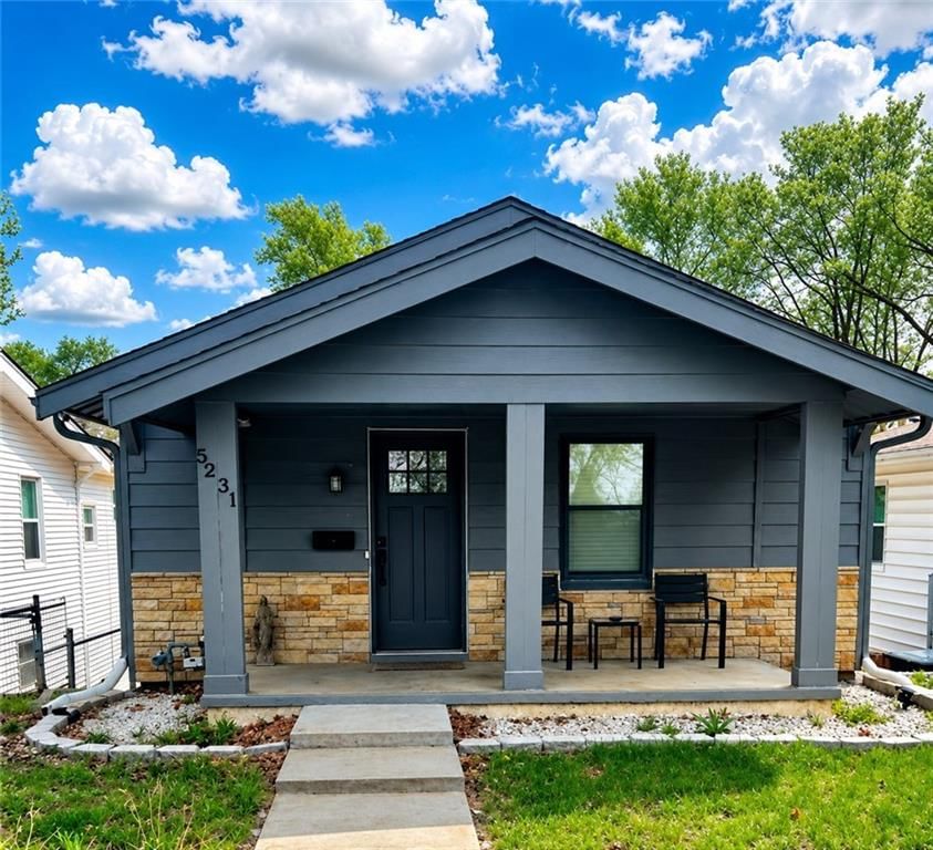 5231 Gladstone Boulevard — photo 1