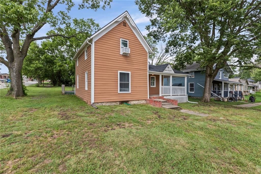 102 E Miami Street — photo 21
