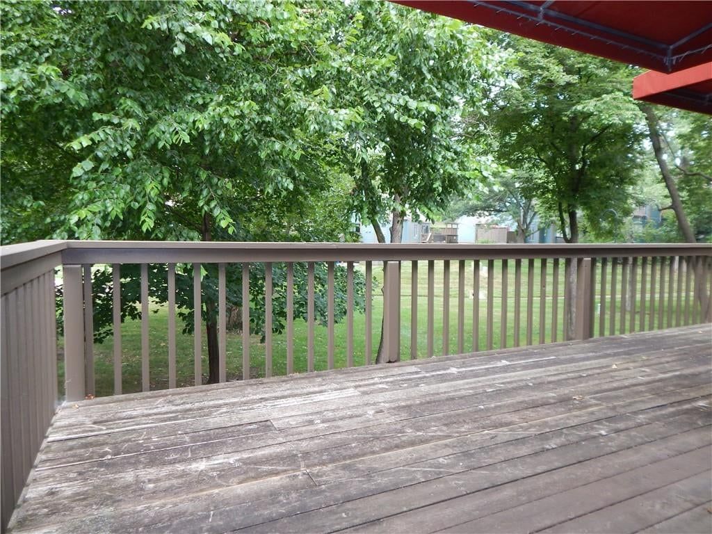 306 LAKESIDE Drive — photo 2