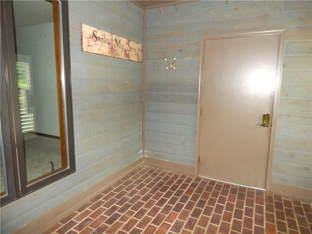 306 LAKESIDE Drive — photo 7