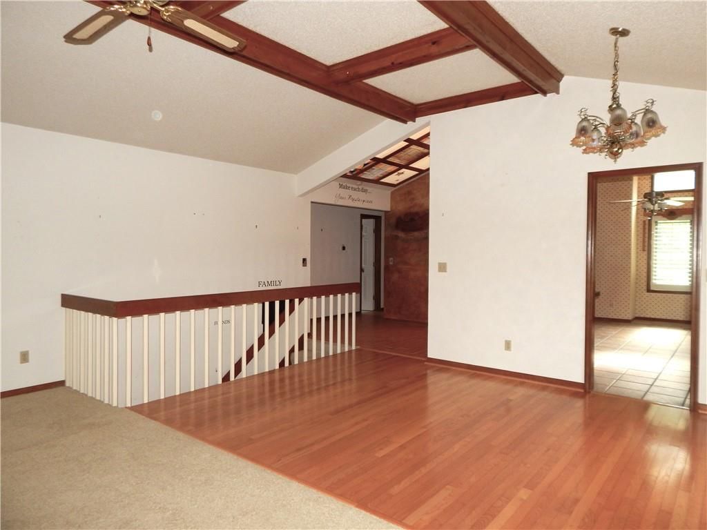306 LAKESIDE Drive — photo 9