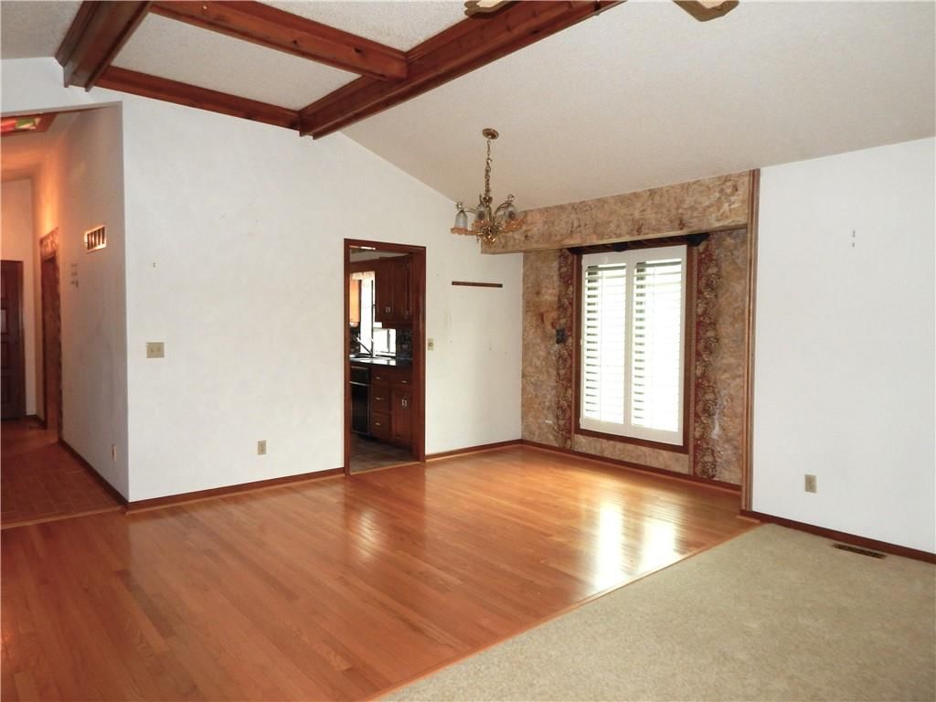 306 LAKESIDE Drive — photo 10