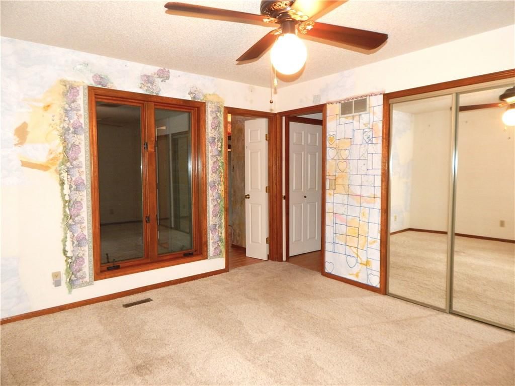 306 LAKESIDE Drive — photo 20