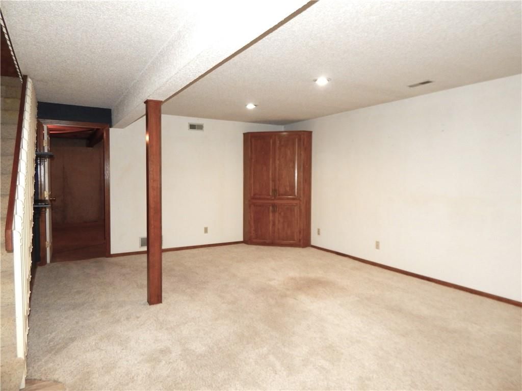 306 LAKESIDE Drive — photo 25
