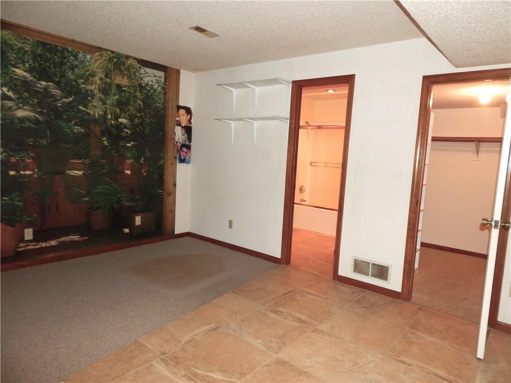 306 LAKESIDE Drive — photo 29