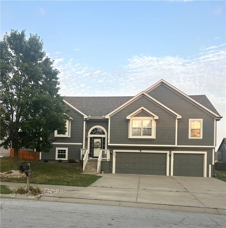 901 N Birch Street — photo 1