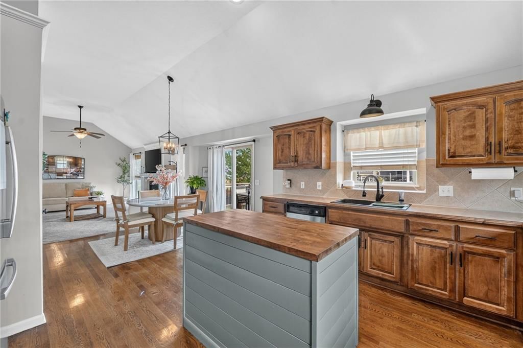 901 N Birch Street — photo 26
