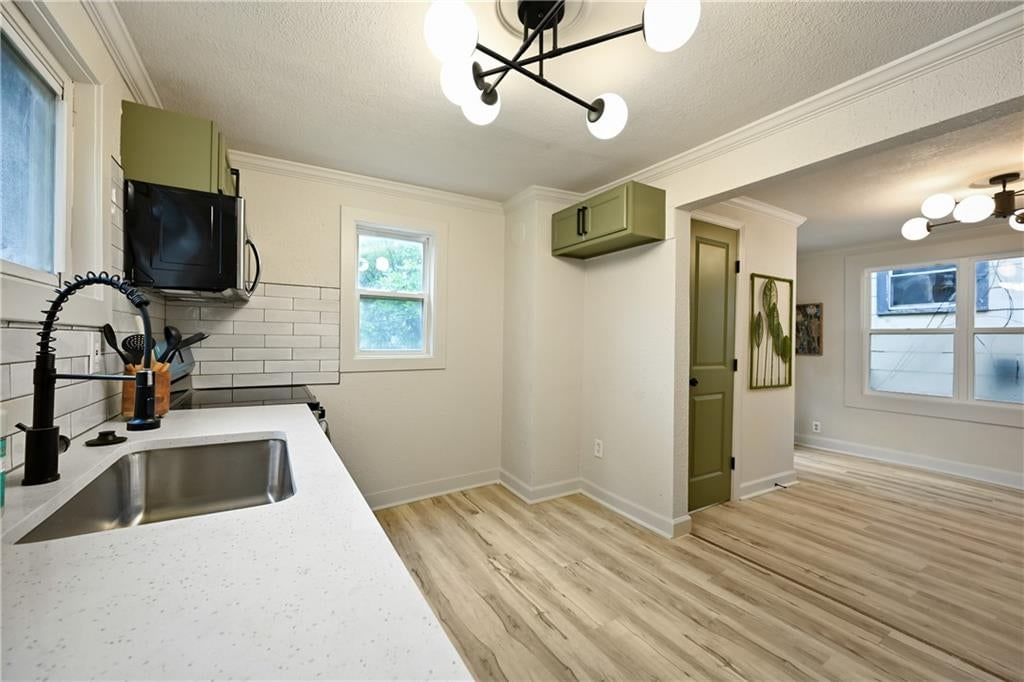 2403 E 69th Terrace — photo 13