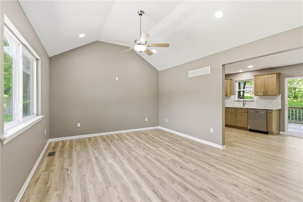 4211 Leavenworth Road — photo 8