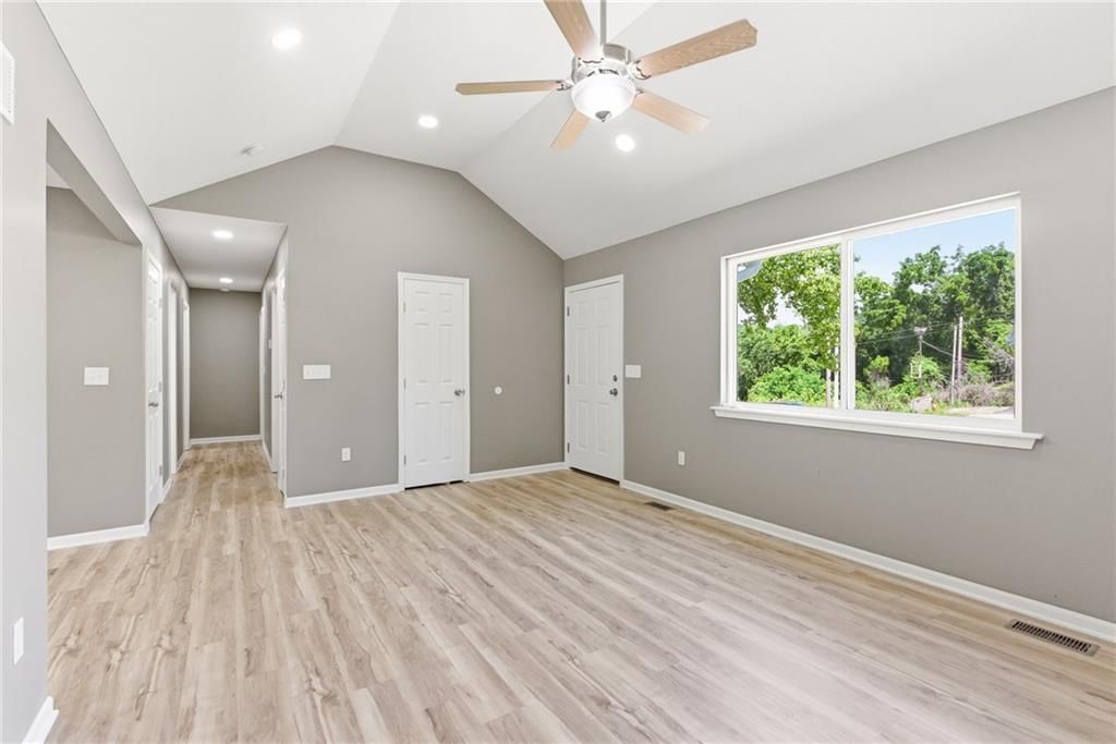 4211 Leavenworth Road — photo 10