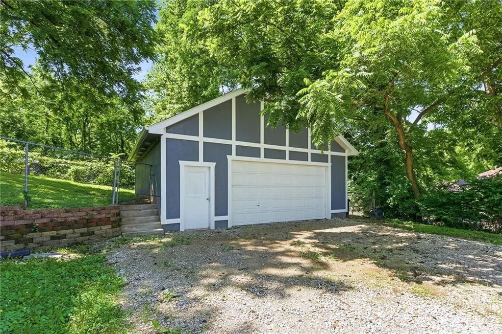 4211 Leavenworth Road — photo 34