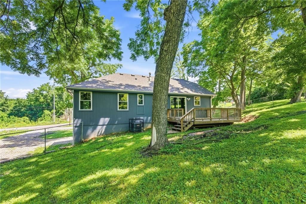 4211 Leavenworth Road — photo 36