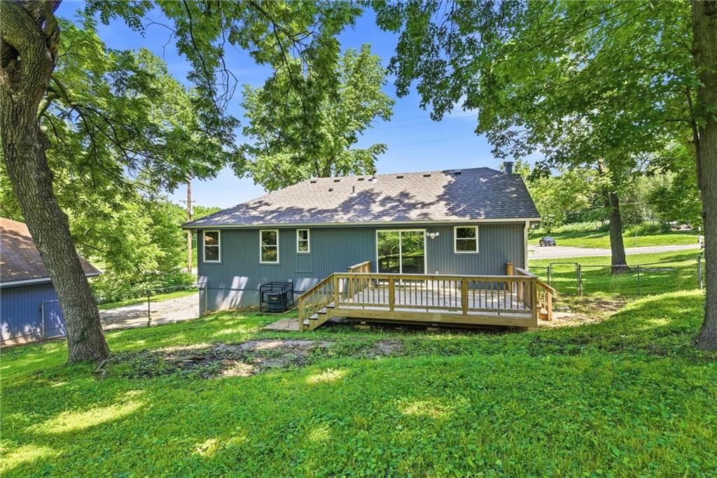 4211 Leavenworth Road — photo 37