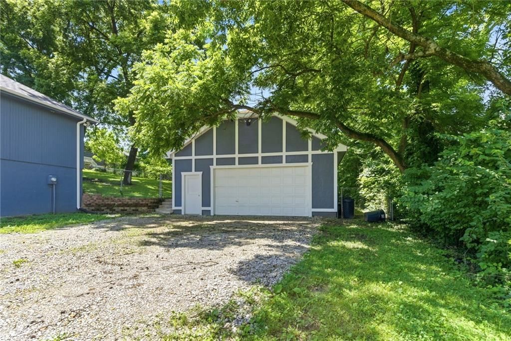 4211 Leavenworth Road — photo 39