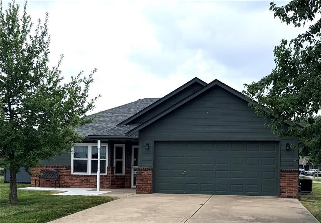 103 SW Blue Branch Circle — photo 1