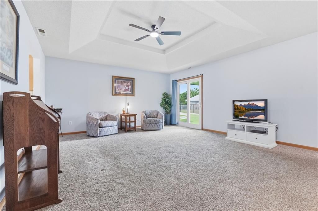 103 SW Blue Branch Circle — photo 4