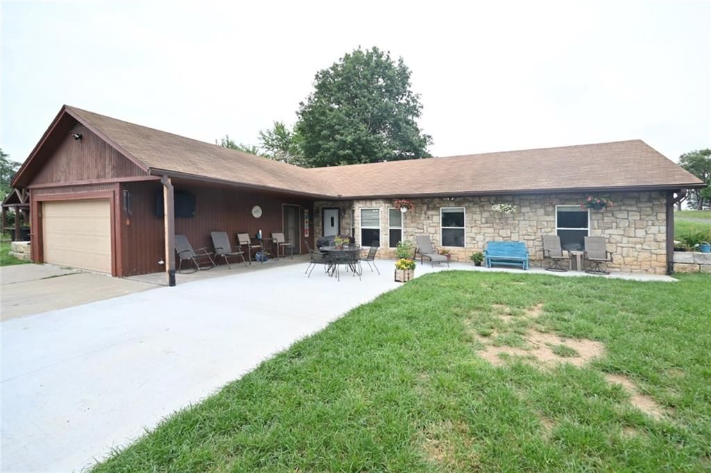 11 Sandy Circle — photo 1